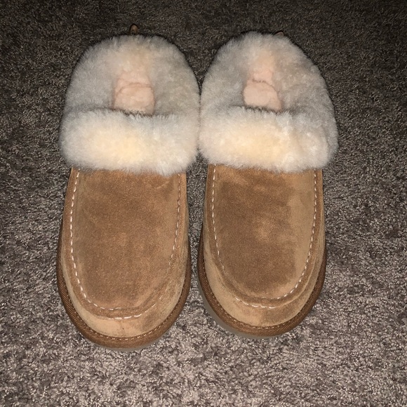 ugg grove moccasin slippers